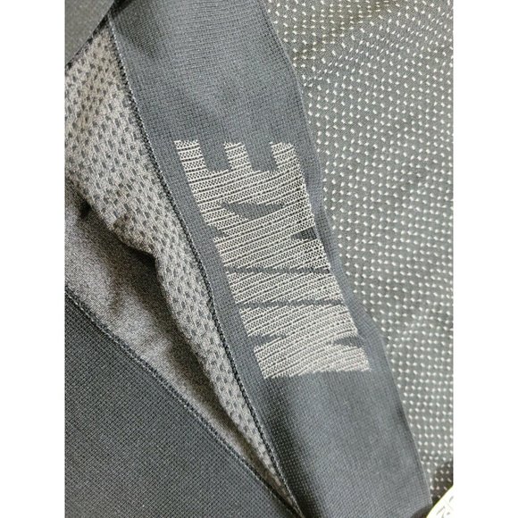 Nike DriFit Women's Small Seamless Athletic Tank Top Gym Running Black Stretch - Picture 7 of 7